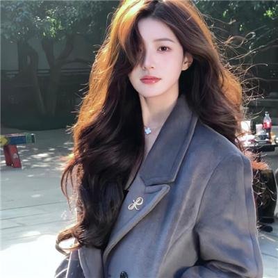 金发奇女